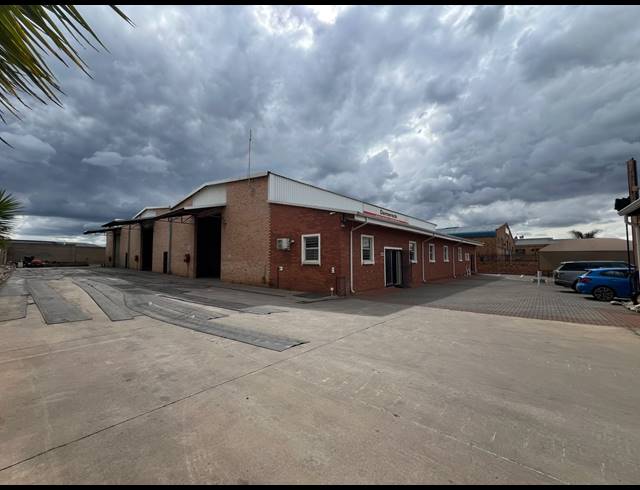 1,560M² WAREHOUSE FOR SALE IN SUNDERLAND RIDGE